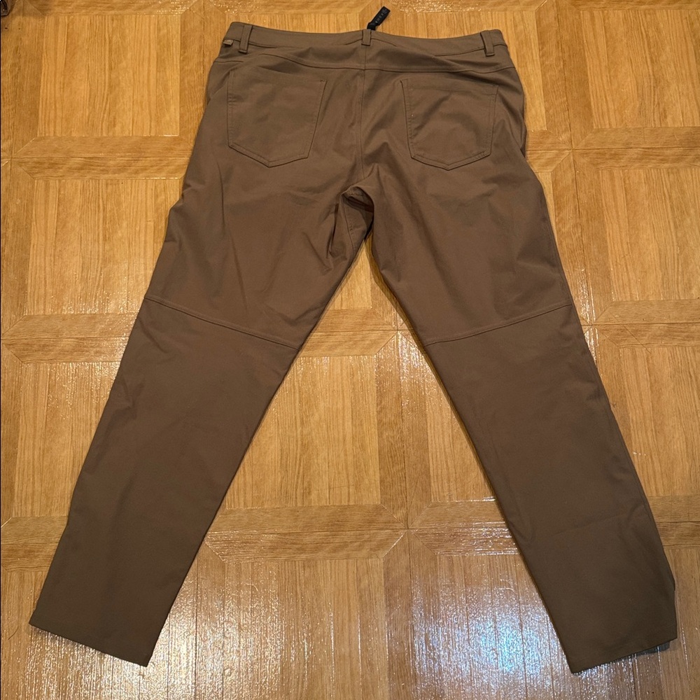 lululemon ABC Classic Fit pants - Picture 3 of 3